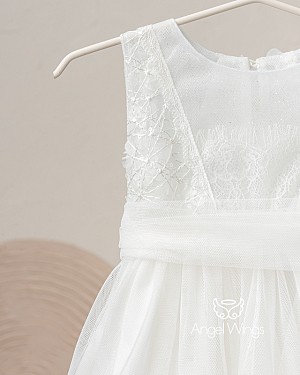Ρομαντικό, ρετρό και πολύ κομψό φόρεμα σε off white χρώμα