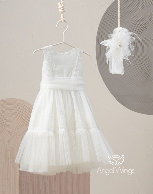 Ρομαντικό, ρετρό και πολύ κομψό φόρεμα σε off white χρώμα
